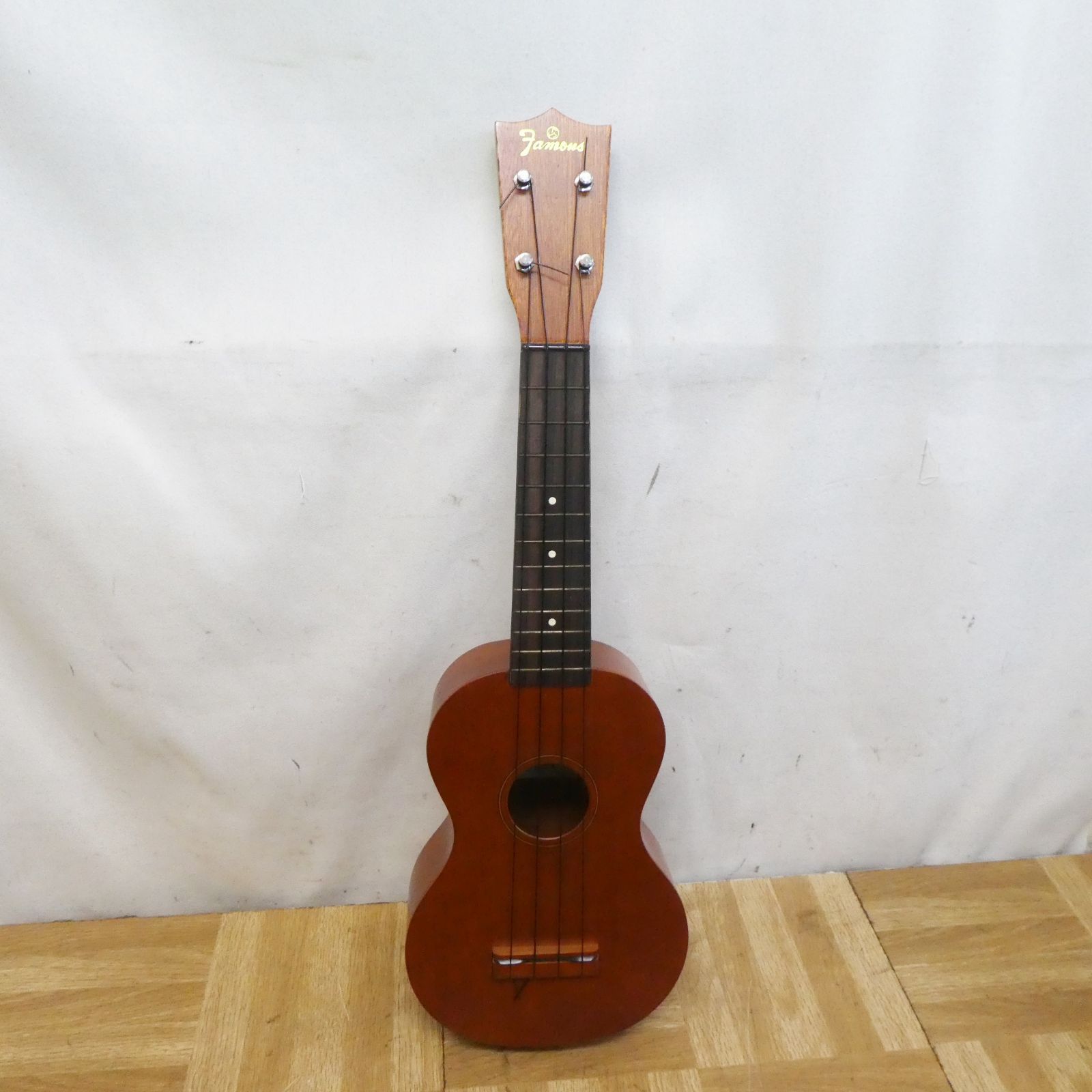 R239【中古美品】Famous（フェイマス）ウクレレ FS-1 ハード