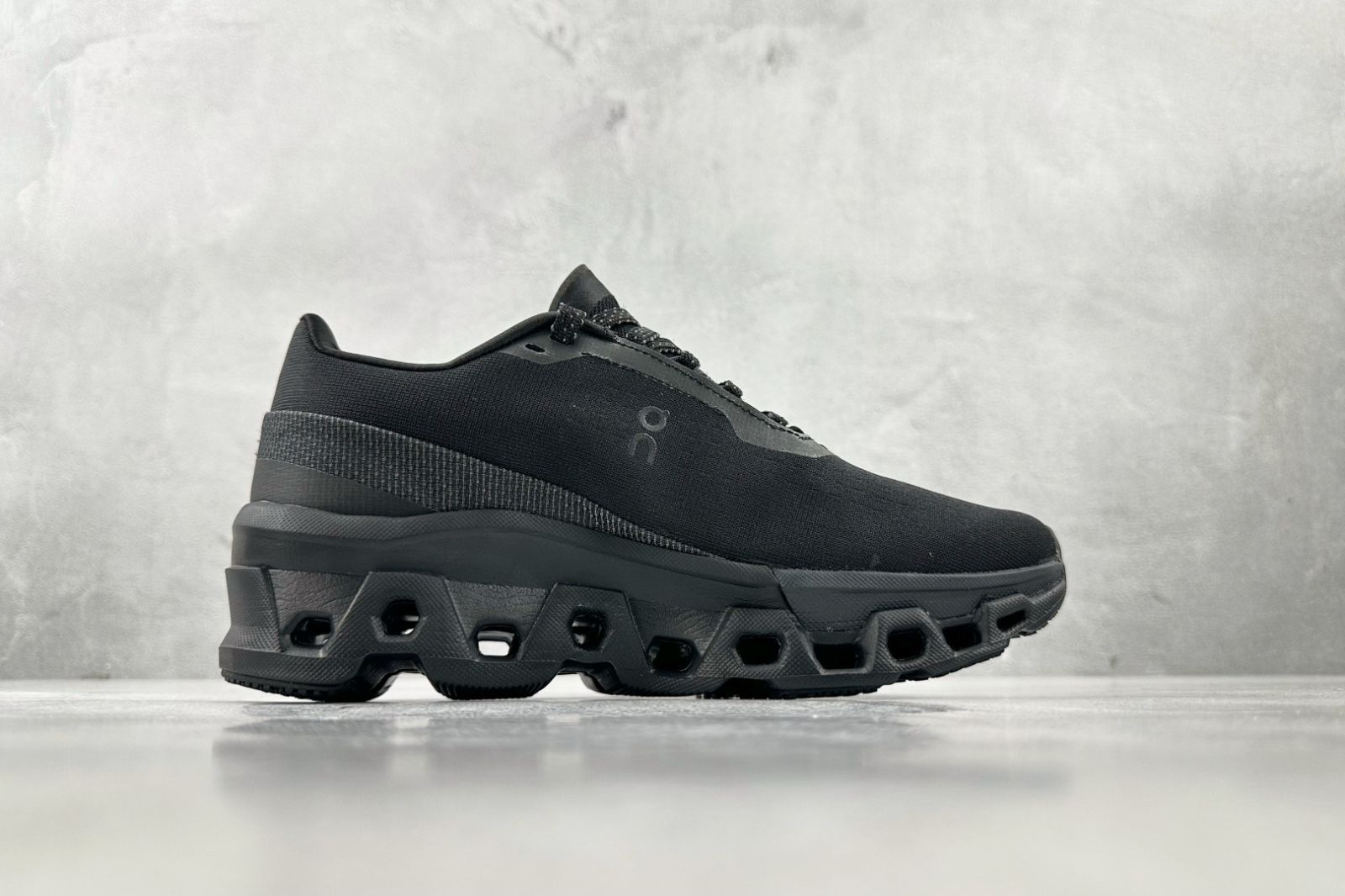 On オン Cloudmonster 2 クラウドモンスター2 ランニングシューズ スニーカー ジョギング マラソン 軽量 厚底 Black