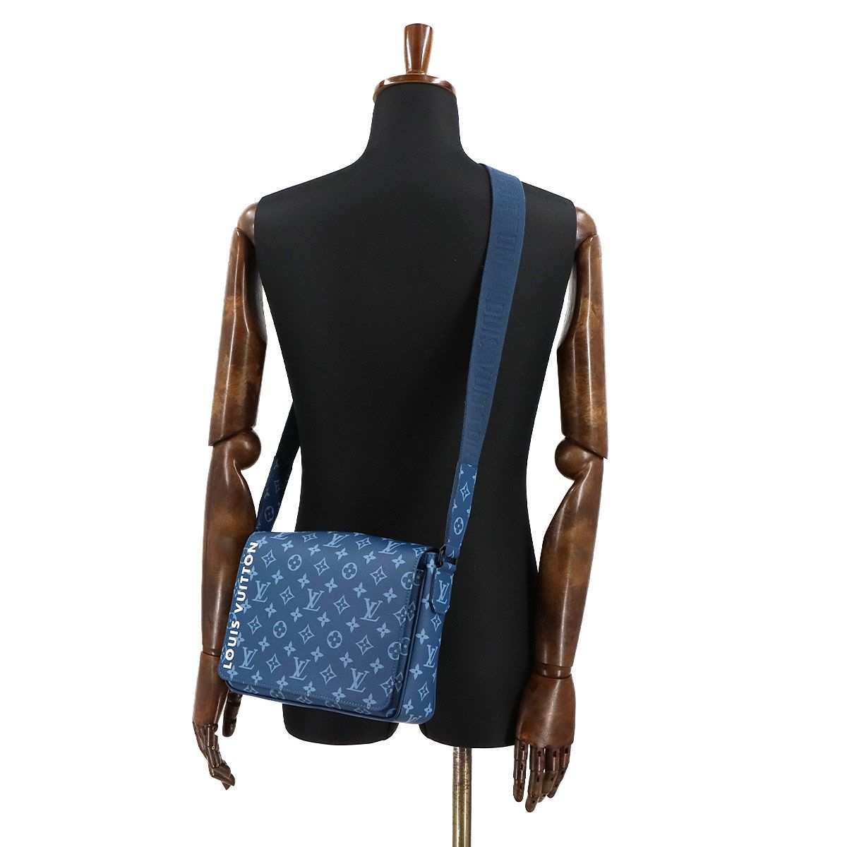 SALE品! ♥ 展示品 ルイ ヴィトン LOUIS VUITTON モノグラム ディストリクト PM NV3 ショルダー バッグ ブルー M23785 RFID 90298081 【海外定番】