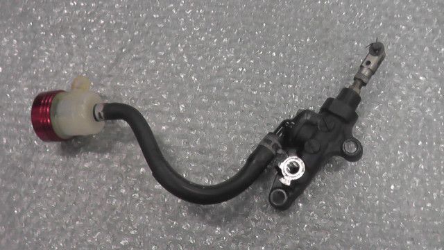 YZF-R1　JYARN20N87A　の　リアブレーキマスターシリンダ:#1757561456