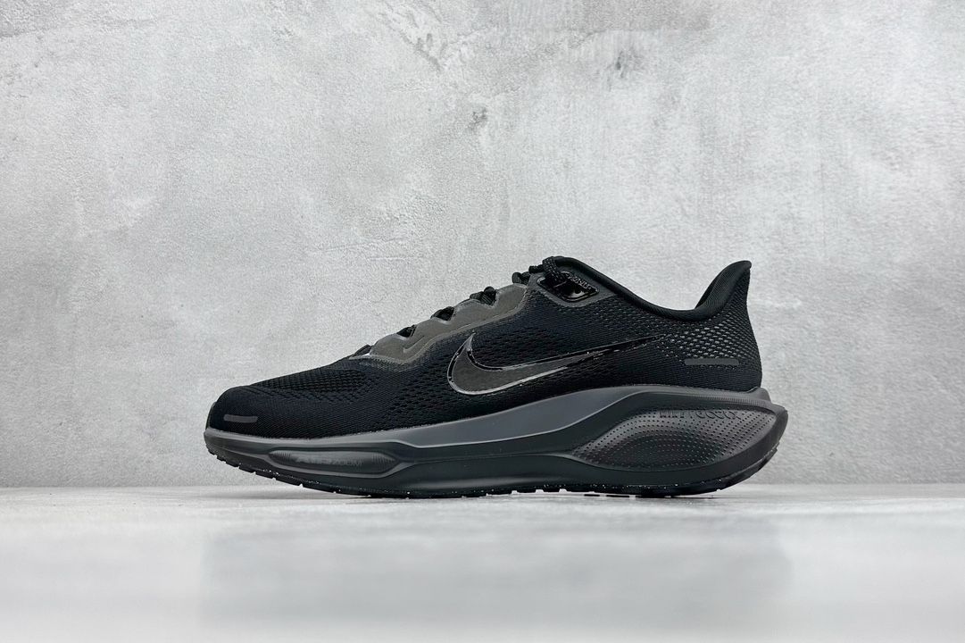 新品 NIKE  Air Zoom Pegasus 41スニーカー メンズ 並行輸入品