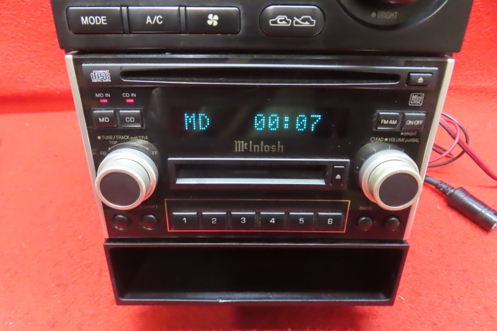 *CS2114*スバル純正 レガシィ BE5 BE9 BH5 BH9 mcIntosh PF-40251-C EF-10801 MDデッキ オーディオ プレーヤー エアコンスイッチ