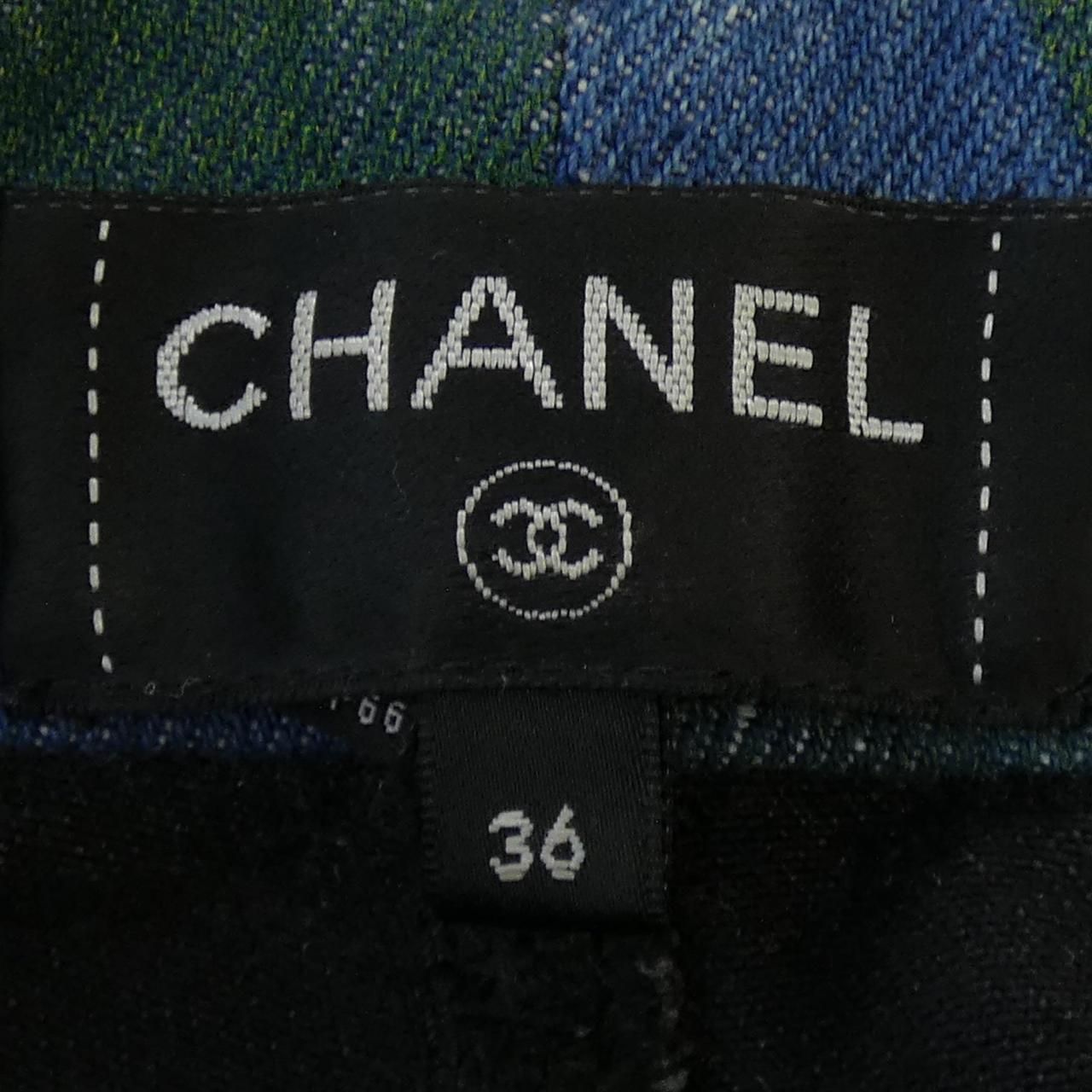 CHANEL P72628V64373