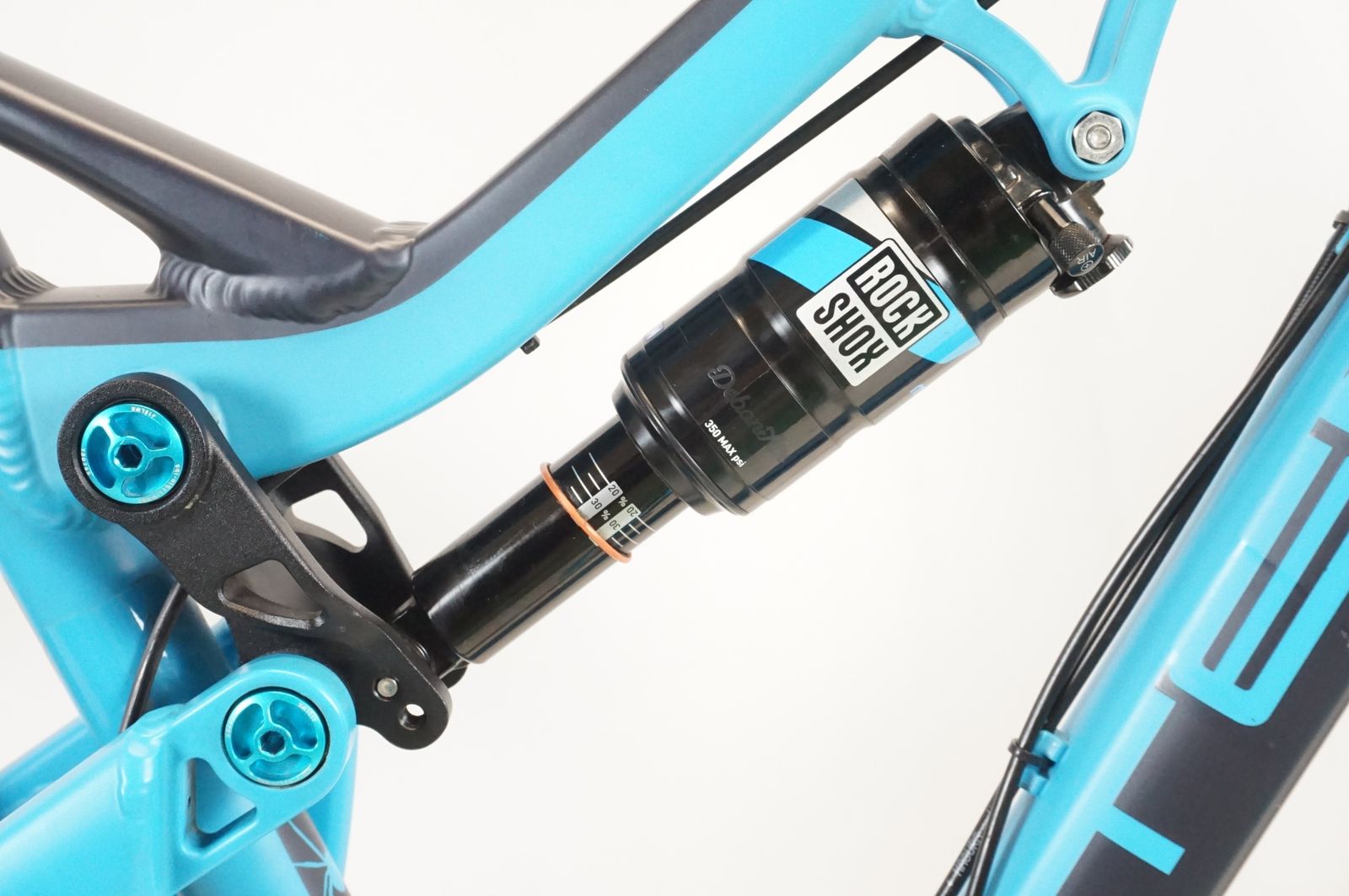 INTENSE インテンス