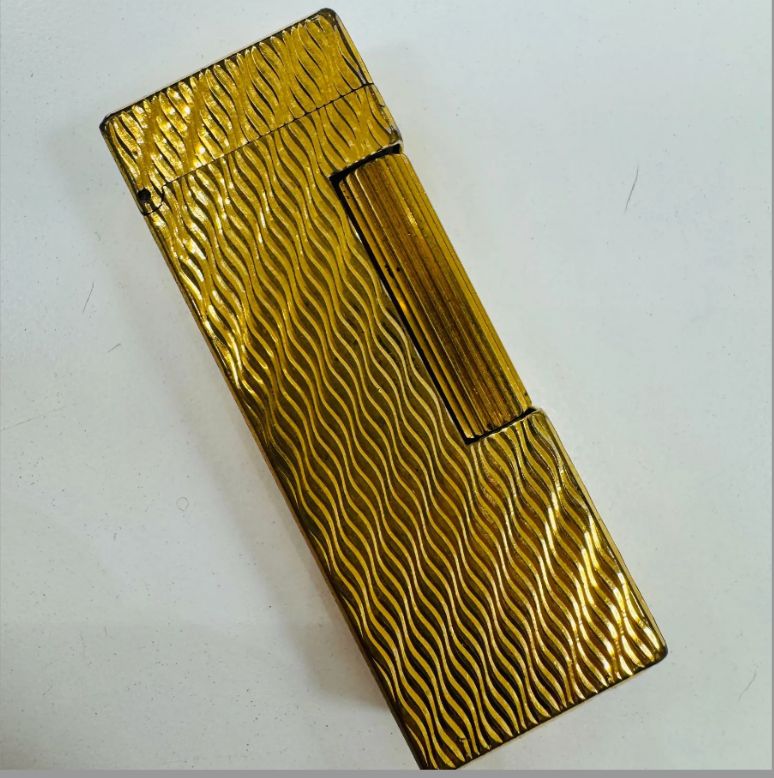 Dunhill刻印入り、ガスライター(ローラー式) Dunhill ダンヒル スクエアロゴ刻印入り ローラー式 ガスライター 良品