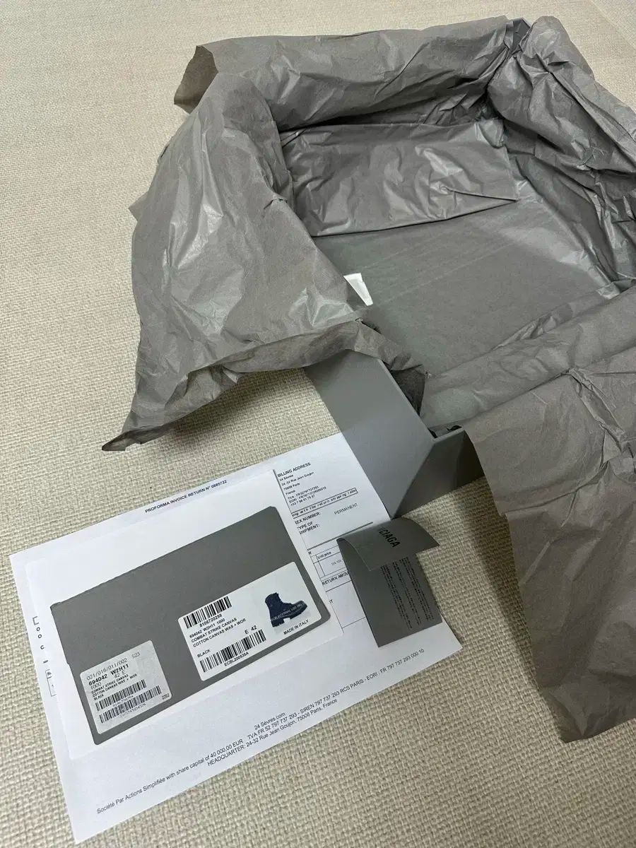 42 BALENCIAGA