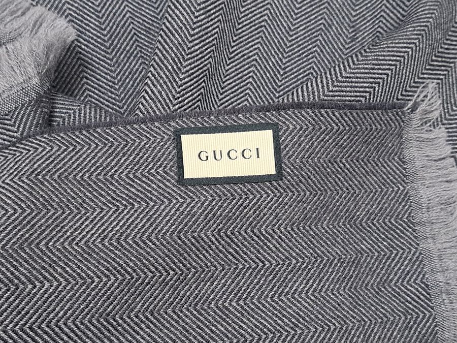 グッチ ストール マフラー フリンジ クレスト ウール素材 グレー  