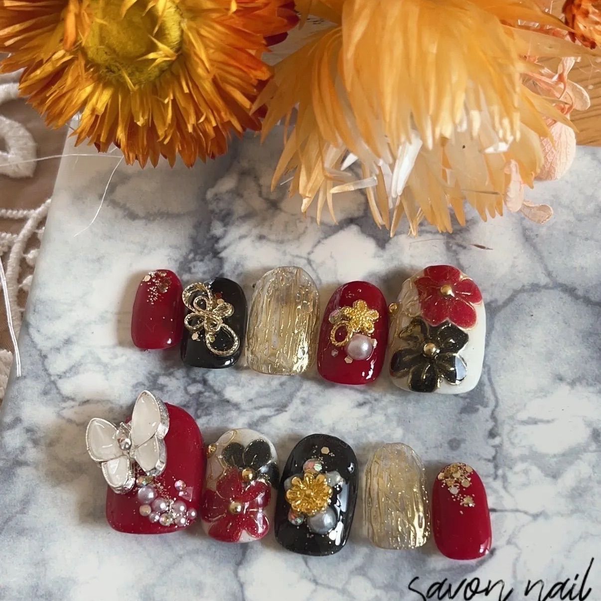 ネイルチップ 和装 成人式 卒業式 袴 前撮り 赤 黒 蝶々 - メルカリ 