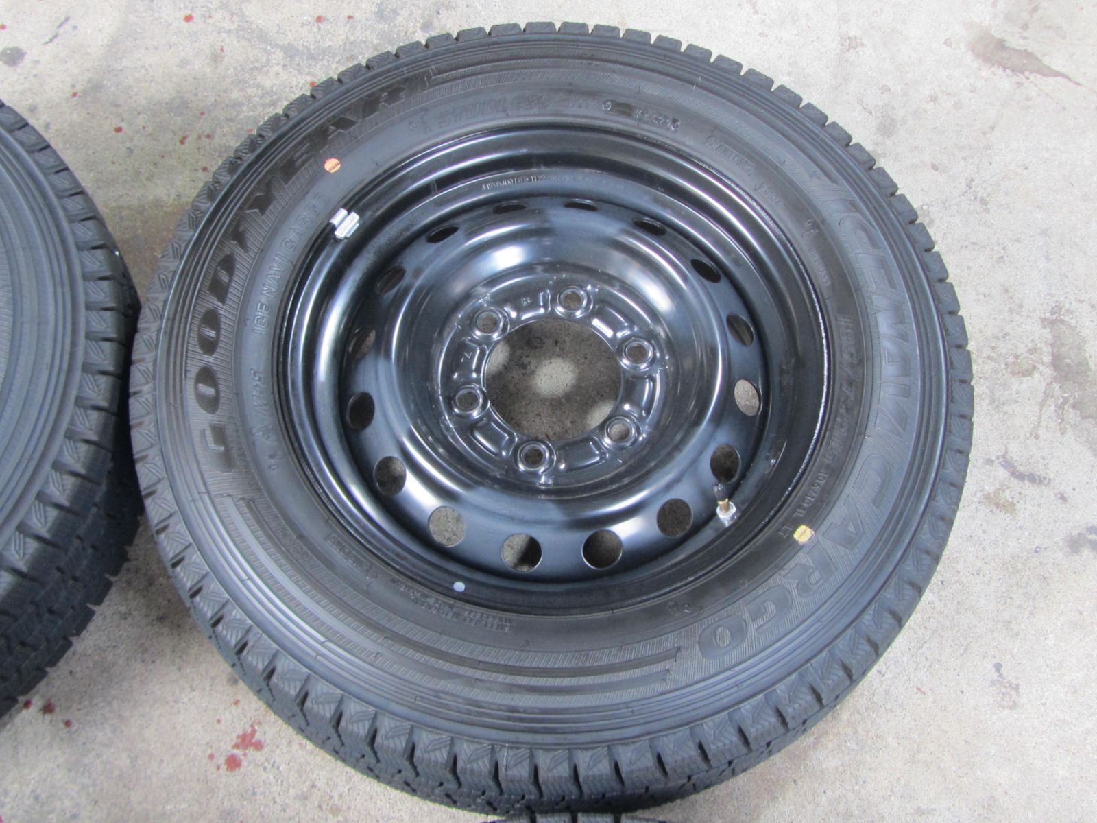 グッドイヤー アイスナビカーゴ