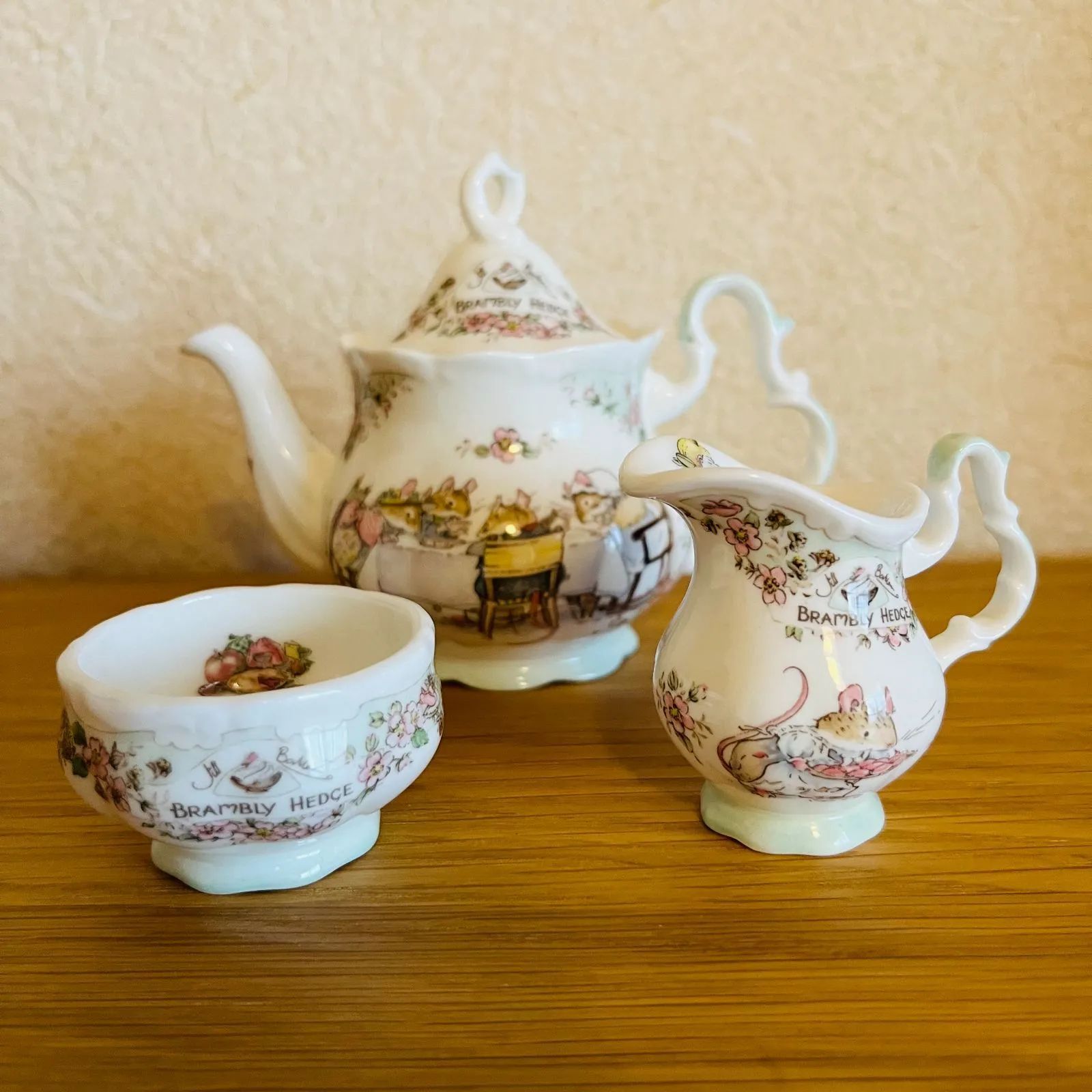 訳ありブランブリーヘッジ ミニチュア ティーセット