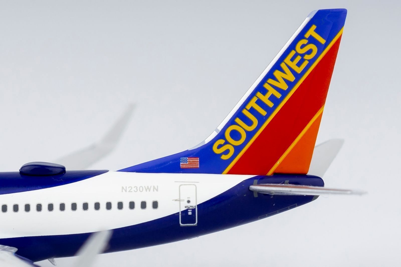 737-700 N230WN