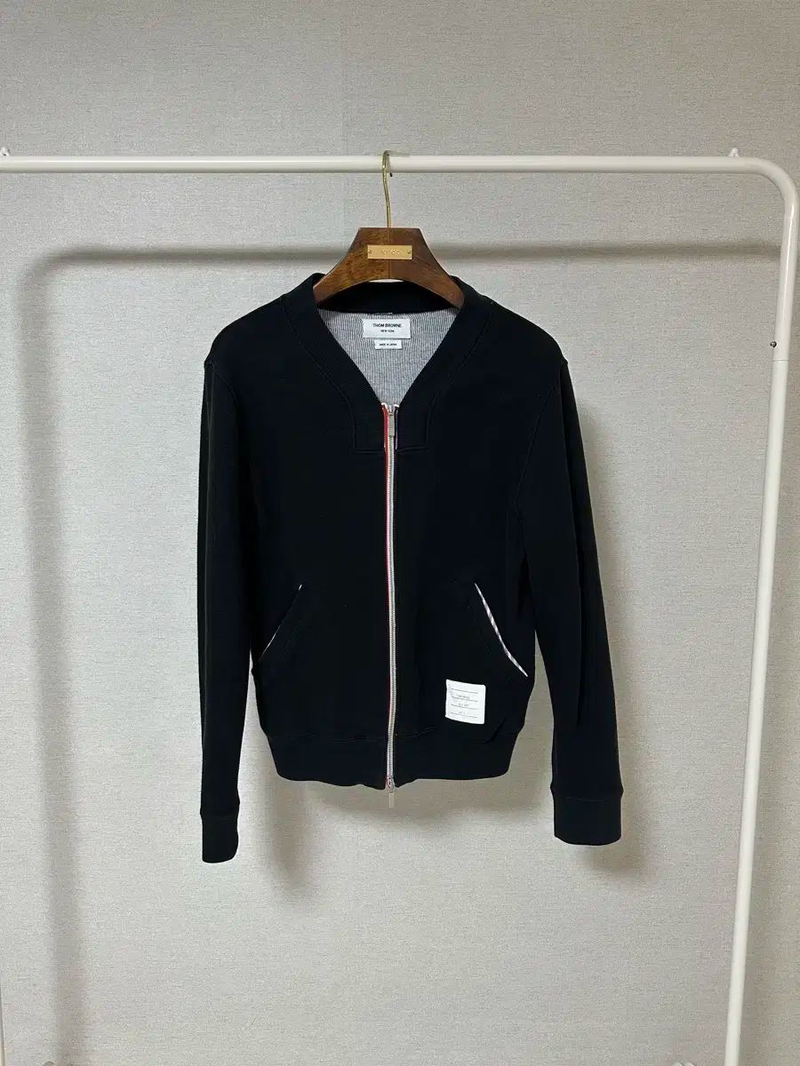2 Thom Browne トム ブラウン クラシック 3本線 ブルゾン ジップアップ