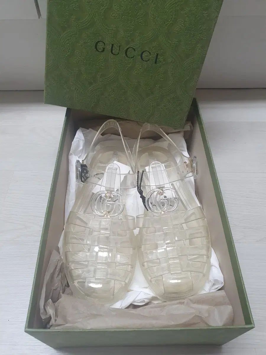 GUCCI グッチ 透明 仕上げる ラバーサンダル 235cm