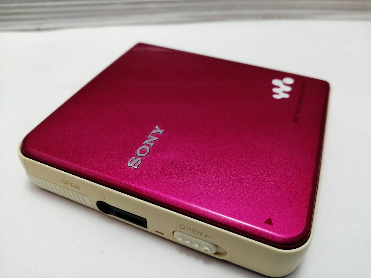 ソニー MDウォークマン MZ-E630 レッド - メルカリ