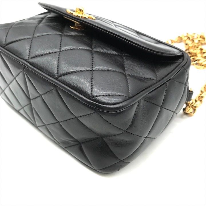 美品 CHANEL シャネル ココマーク ダイアナ マトラッセ ターンロック ラムスキン フリンジ チェーン ショルダー バッグ ブラック a2837 美品 CHANEL シャネル ココマーク ダイアナ マトラッセ ターンロック