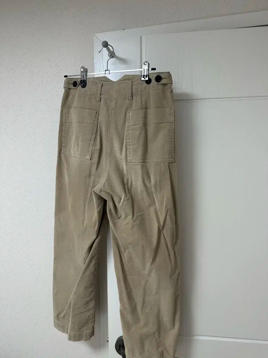 片あご コーデュロイパンツ