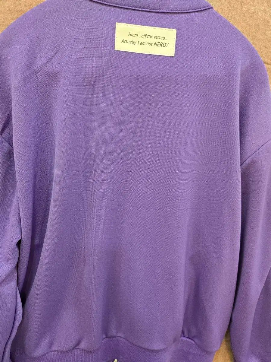 紫 トラックトップス