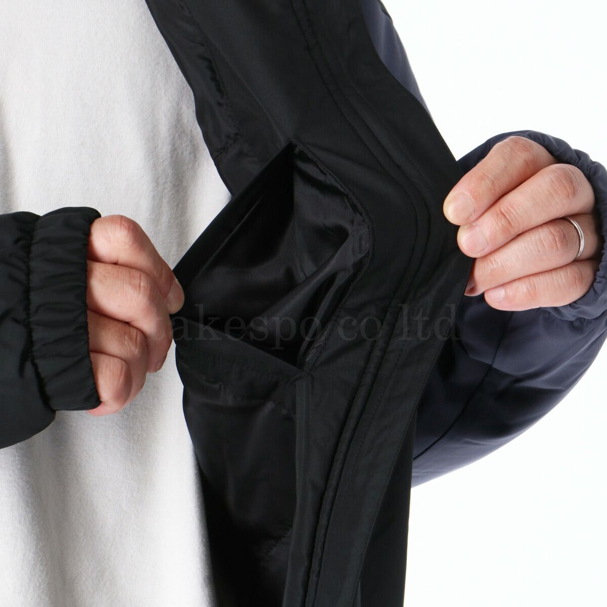 N-XT ウインドブレーカー