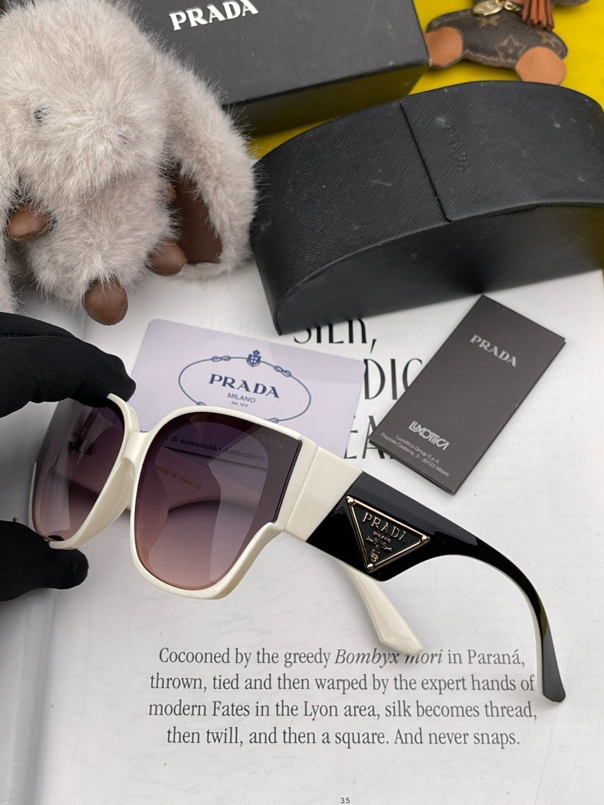 Prada 今日限定特価！】プラダ クラシックな四角形デザインの
