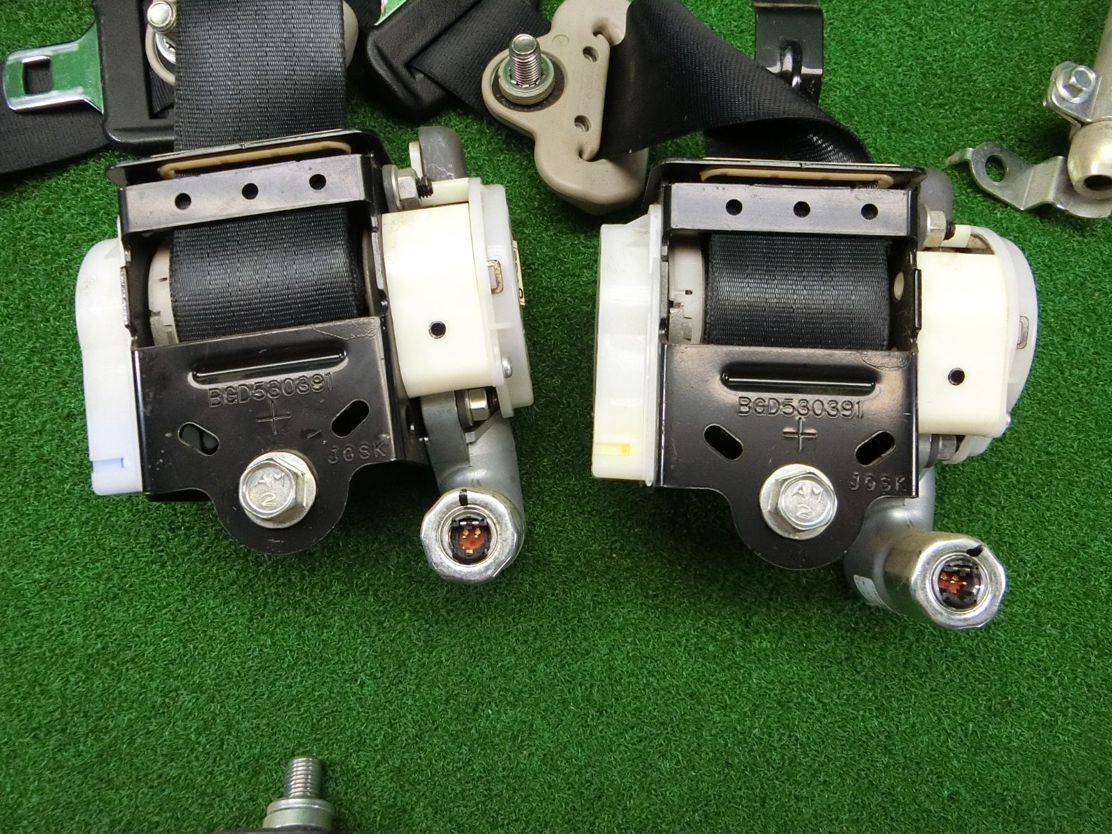 11613 スズキ ワゴンR MH23S フロント シートベルト 左右セット キャッチ 84920-70K1 84940-70K0 BRIGHTFACE_UK