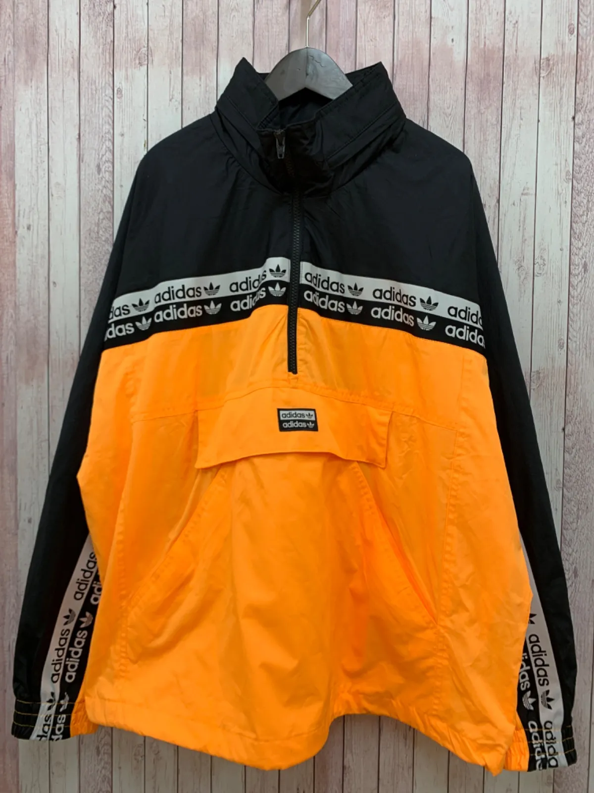アディダスオリジナルス【adidas】トラックジャケット サーモン