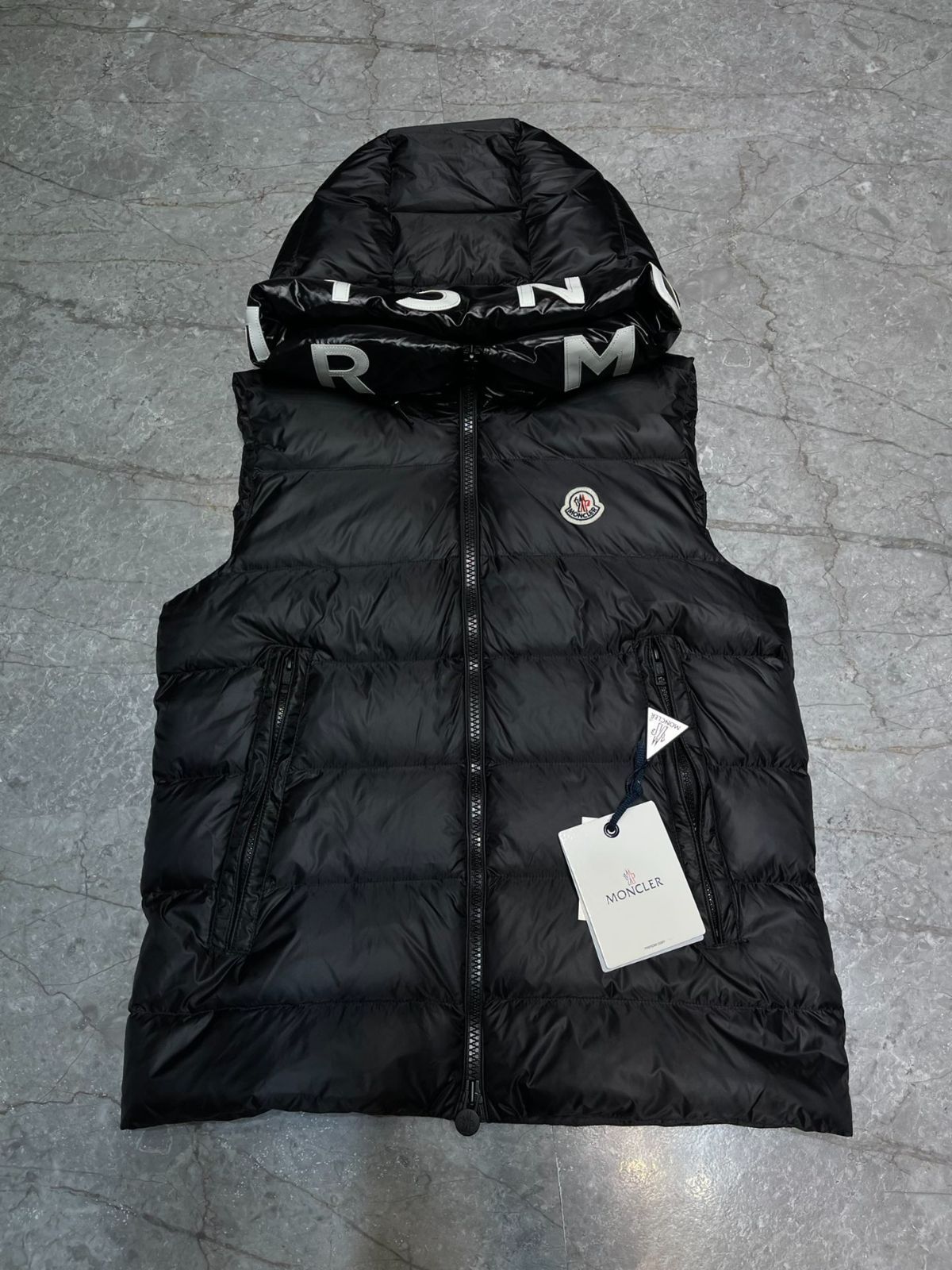 最終値下げ美品‼︎定番モンクレール ダウンベスト MONCLER（ダウンベスト）のフリマアイテム一覧