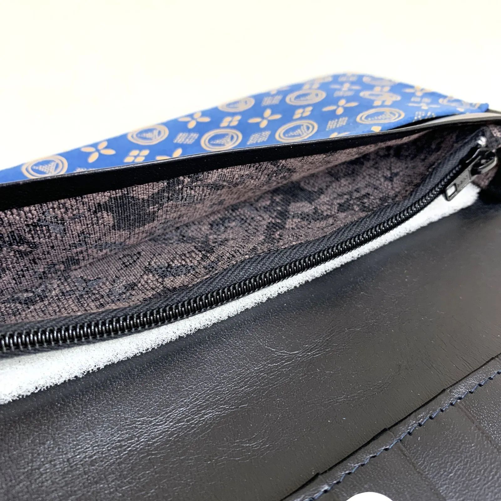 未使用品】印傳屋 印伝の山本 長財布 「富士山」二つ折り 財布