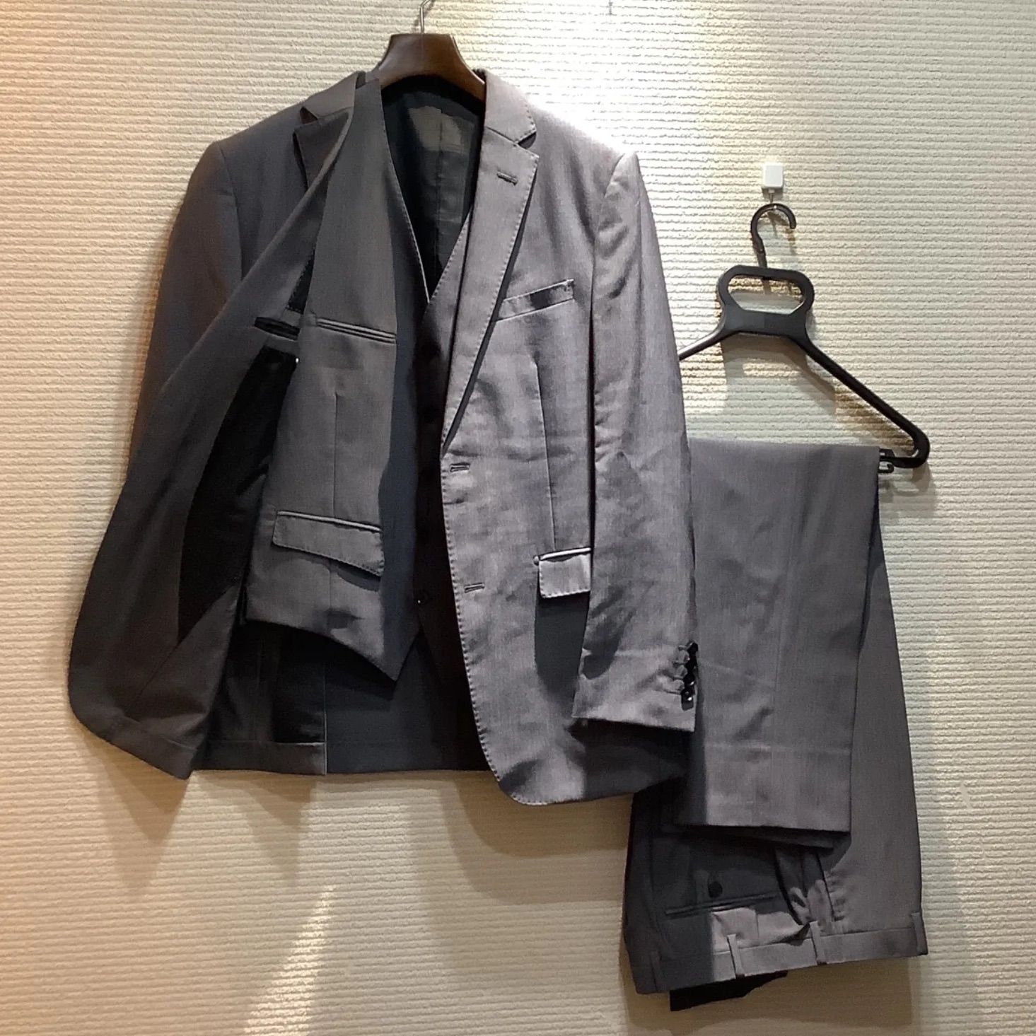 8/18までお盆期間限定価格 ※ メンズ BURBERRY BLACK LABEL バーバリーブラックレーベル 2B スーツ スリーピース ジャケット  ベスト パンツ グレー 92-76-170 38R - メルカリ