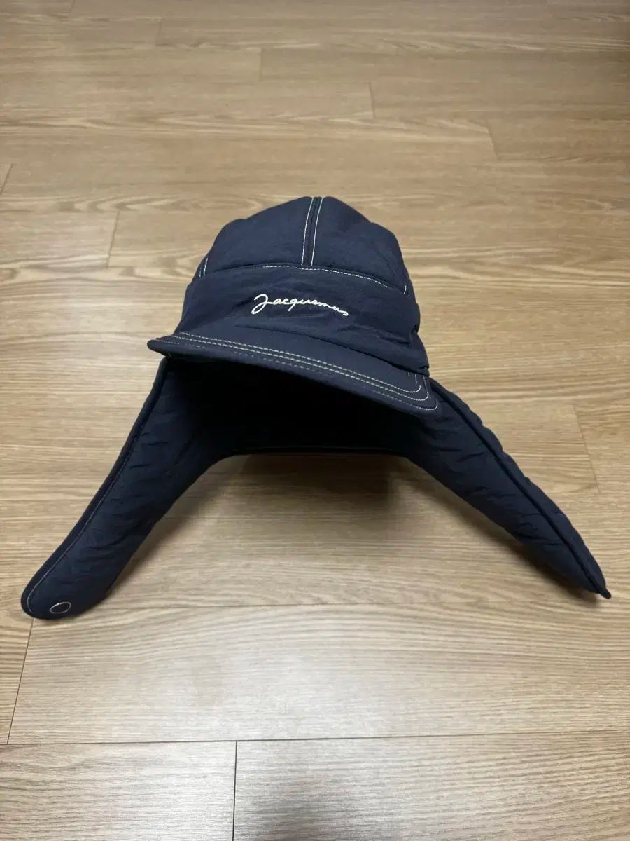 58 Jacquemus ジャックムス ラ カグル ブリシオラ パフ 次へ フラップ ネイビー 販売