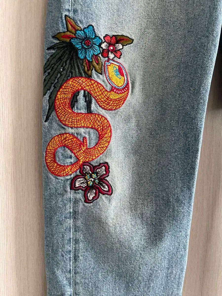 刺繡 ジーン