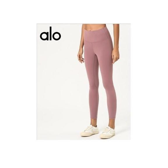 アロヨガ alo yogaピンクハイウェストヨガパンツMサイズRN#87370 ALO HIGH WAIST MOTO LEGGING / XSサイズ / Macaron Pink | Sorabudo