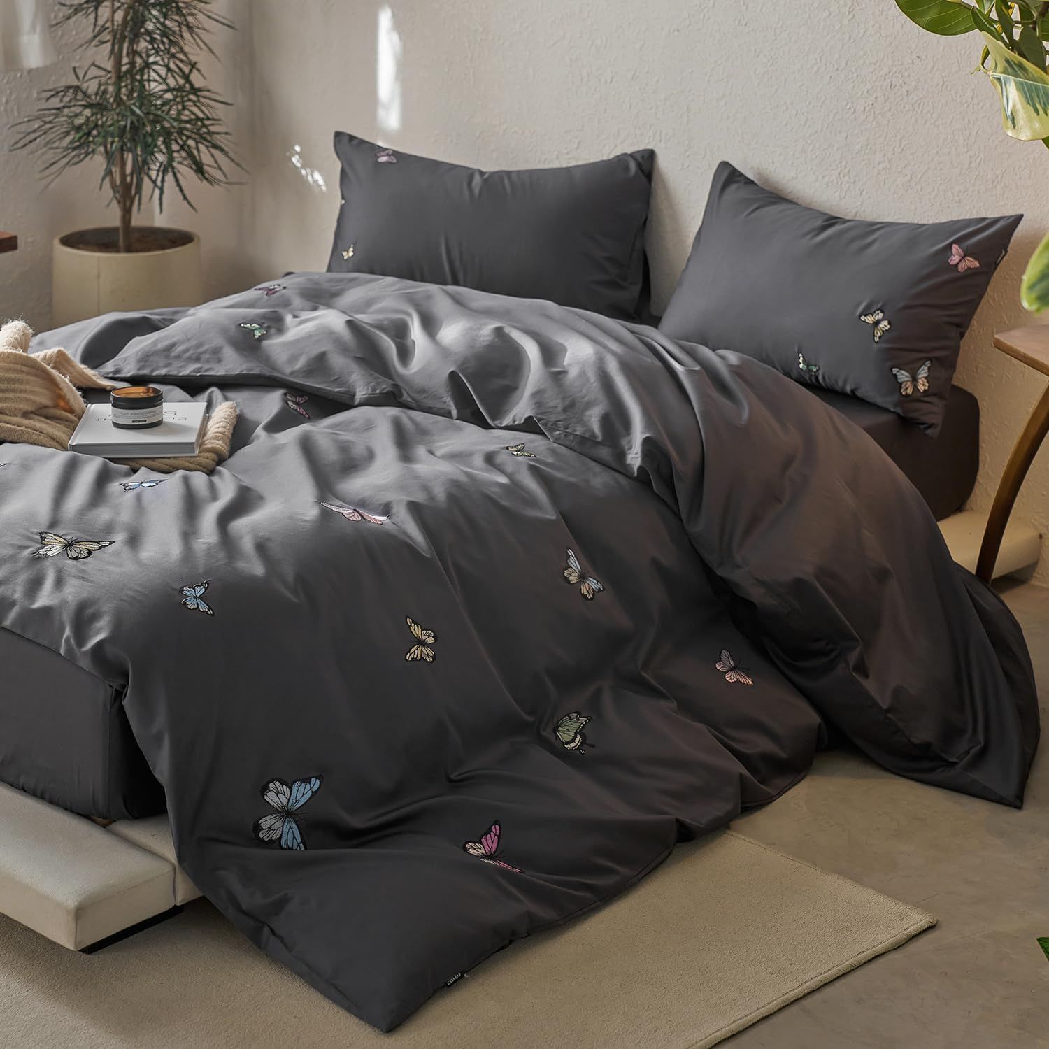 【特価】CASA FAB 掛け布団カバー 長繊維綿100% 高級コットンサテン ピーチスキン加工 洗いざらし加工 光沢があり肌触りの良い刺繍 高密度生地300本 通気性・吸湿性・毛羽だちにくい シルクのような肌触り 高級で贅沢なホテルスタイル (ブラック ダ