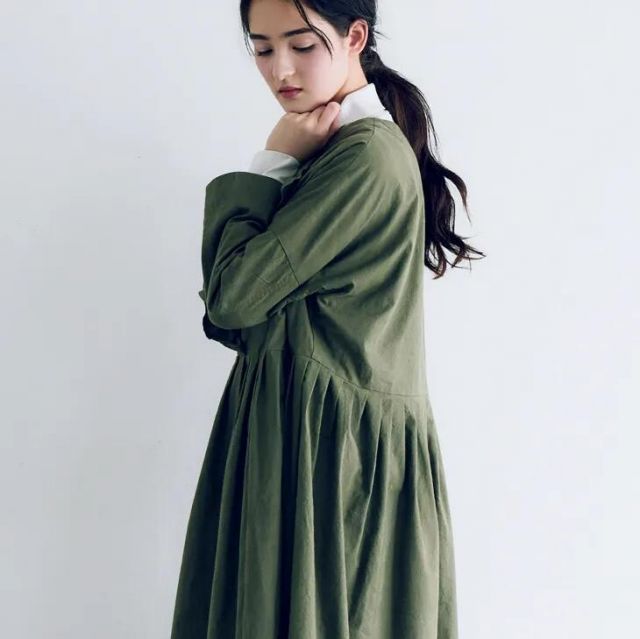 magali コットンフリルワンピース MAGALI | ピグメントダイコットン・フリルワンピース (カーキ