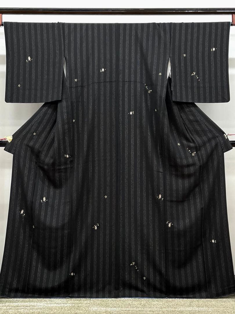 小紋 梟 刺繍 銀通し 飛び柄 正絹 黒地 ガード加工済