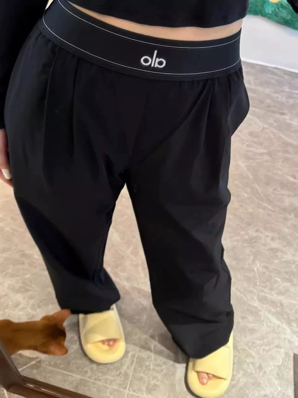 Alo Yoga パンツ ボトム トラウザー アローヨガ ゆったり ワイド