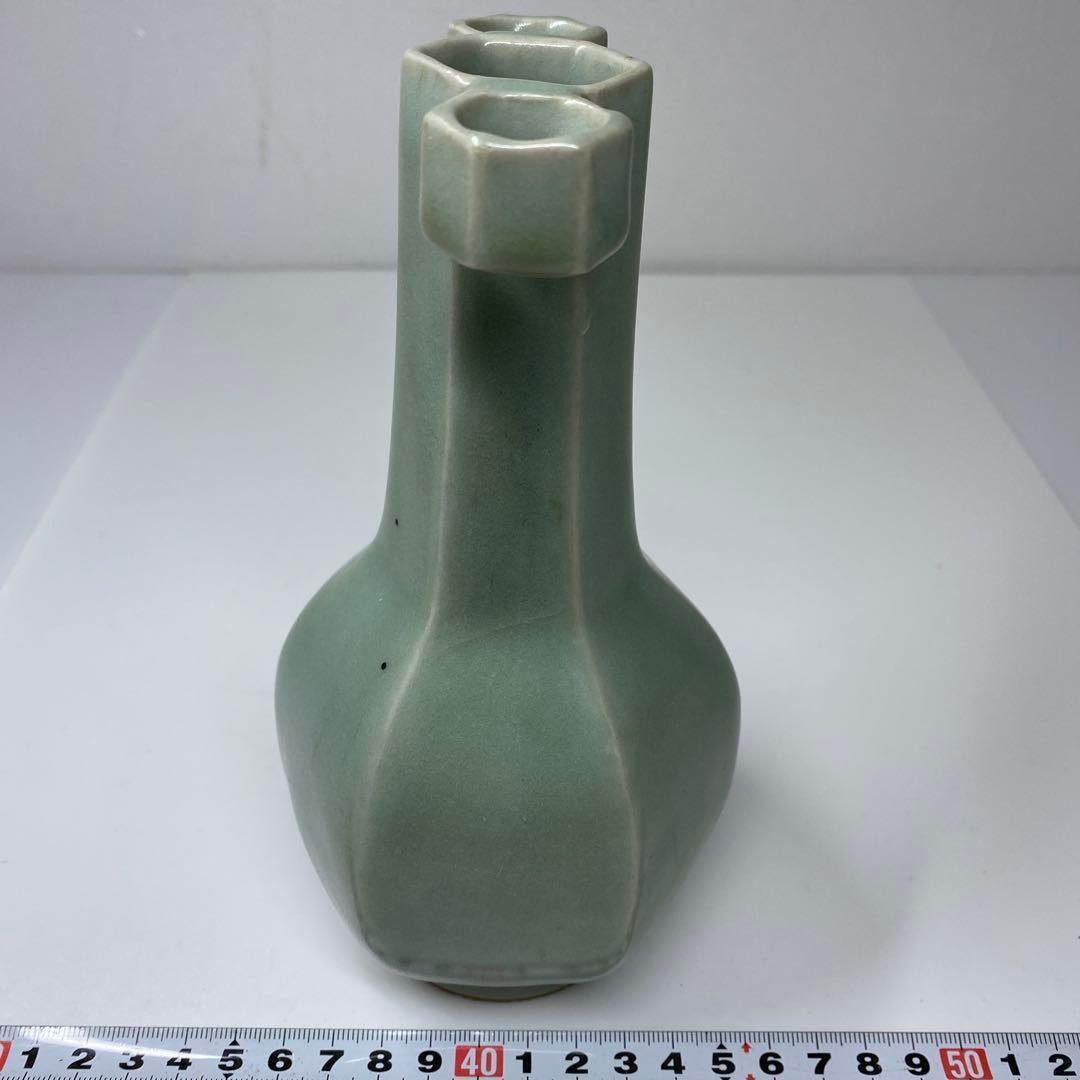 中国美術 青磁花瓶 高さ18.4㎝ タエサカ 東な6-1229