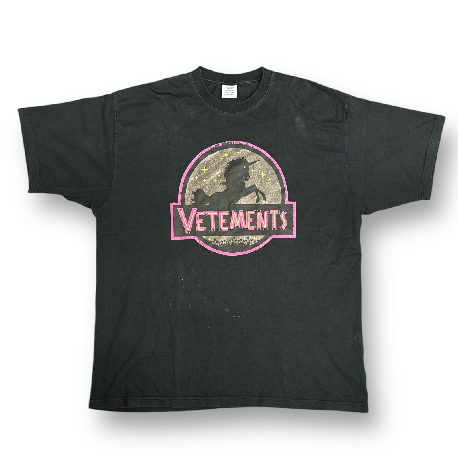 VETEMENTS UA53TR570B ワイルドユニコーンプリント クルーネック T 