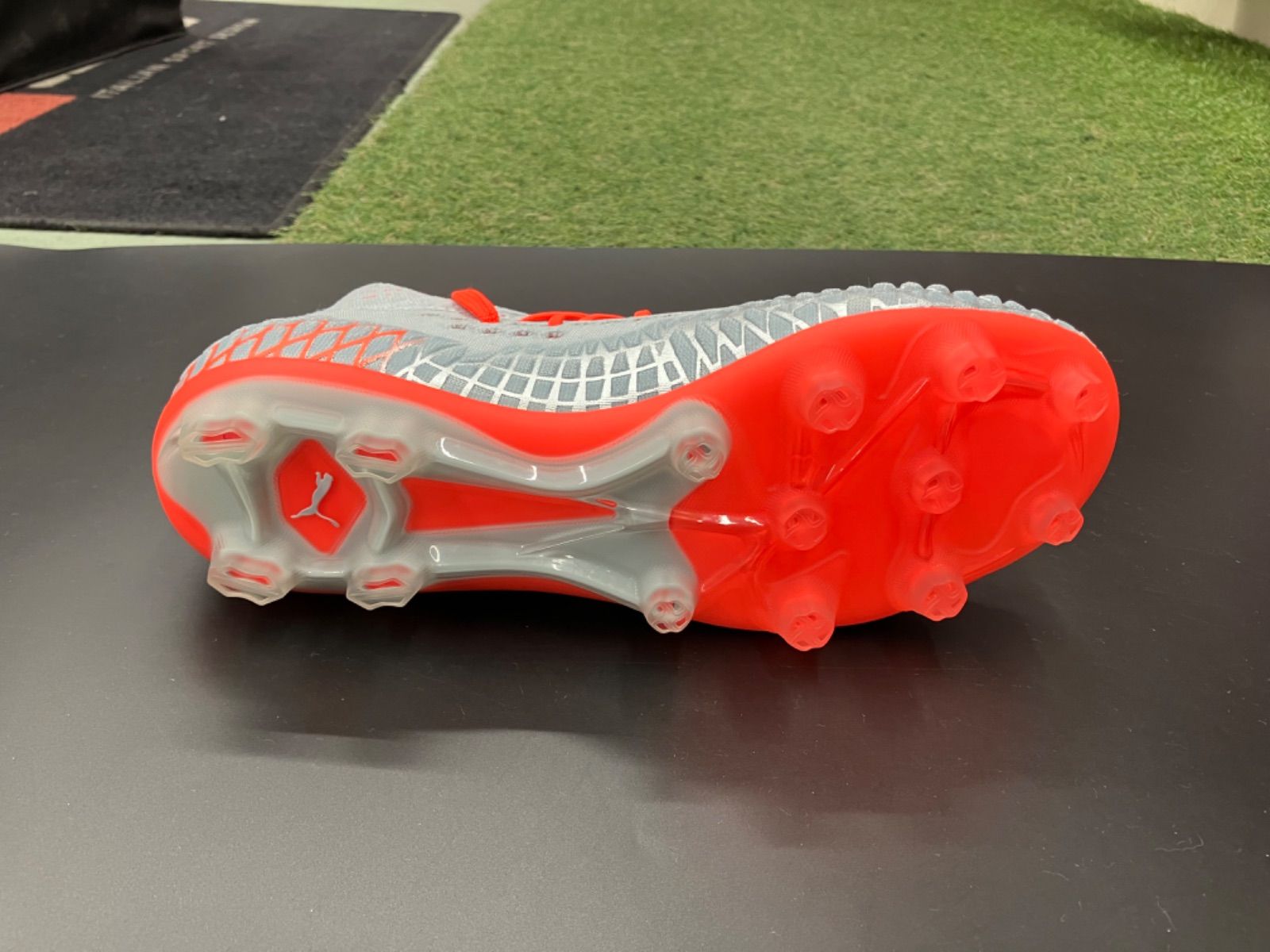 プーマフューチャー4.1HG PUMA プーマ フューチャー 4.1 NETFIT HG(グレー×レッド) 105677