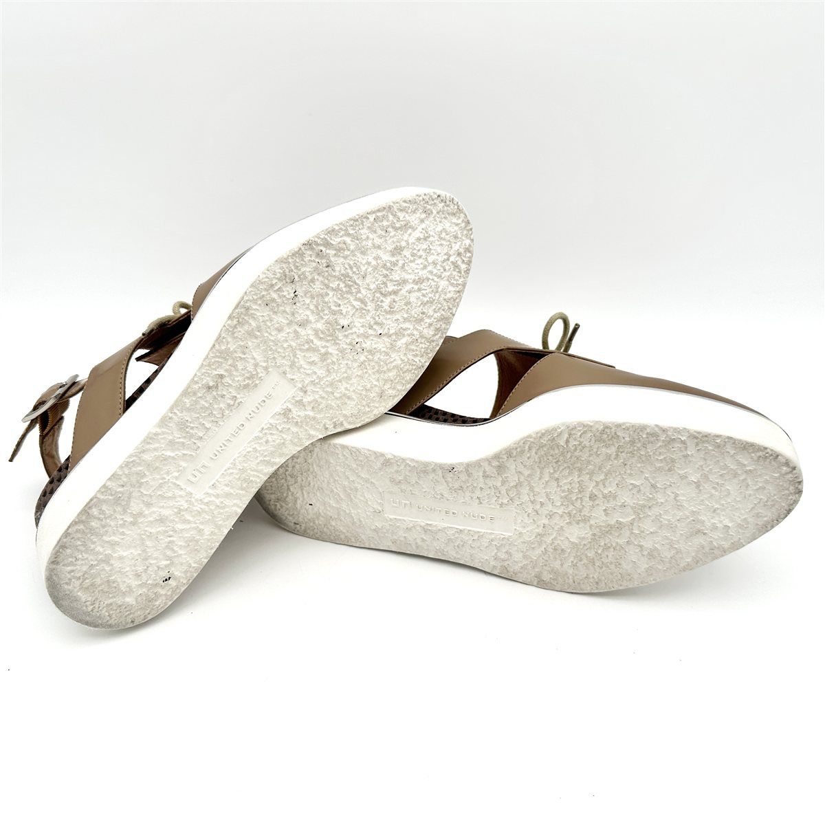 ライトブラウン