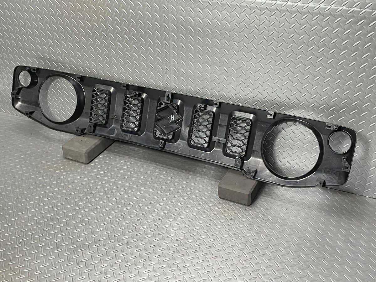 ジムニーフロントグリル 純正 新車外し ⭐️JB74ジムニーシエラ純正