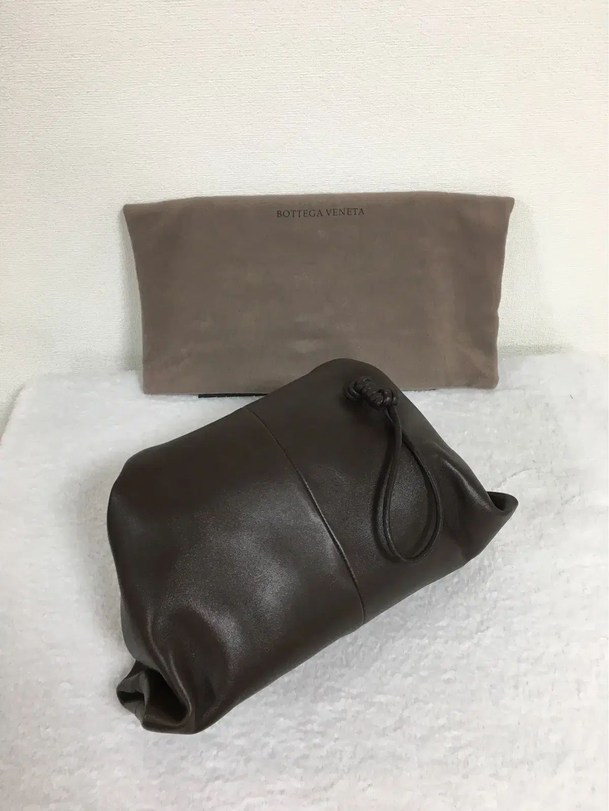 BOTTEGA VENETA トライアングル クラッチバッグ美品 【公式通販】