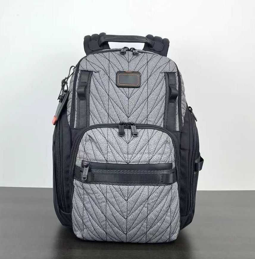 TUMI ALPHA BRAVO「サーチ」バックパック グレーニット - メルカリ 