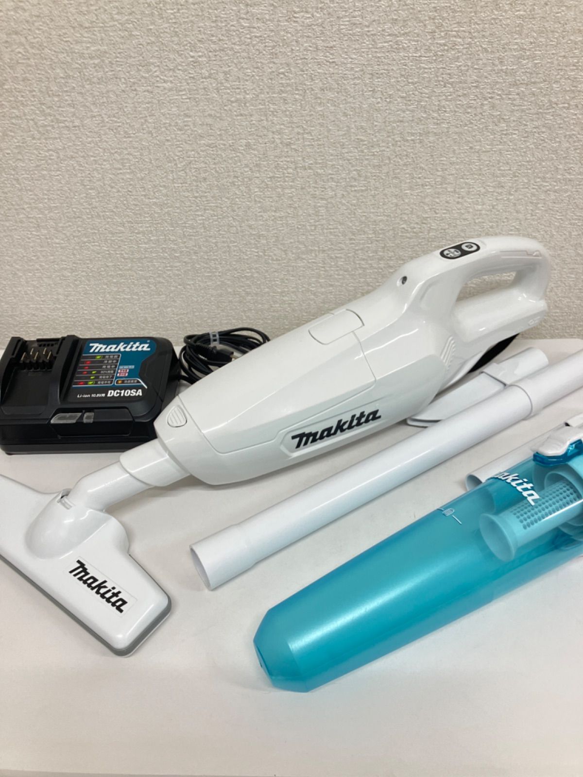 Makita マキタ 充電式クリーナー サイクロン CL108FD ホワイト 充電器