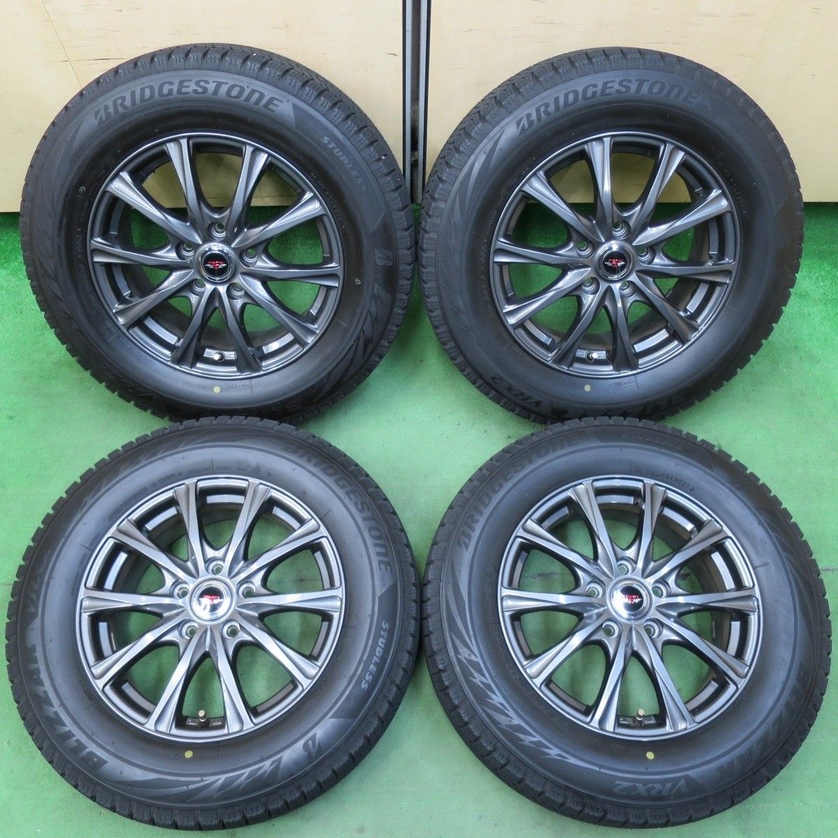 バリ溝！21年！キレイ！9分☆スタッドレス 215/65R16 ブリヂストン 