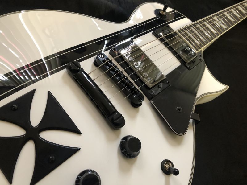 LTD / IRON CROSS Snow White / James Hetfield Signature Model