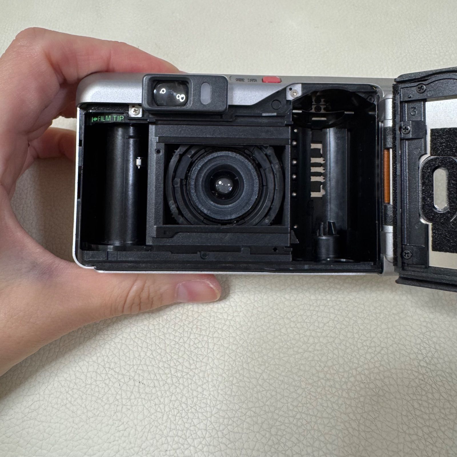 【動作確認済】FUJIFILM Silvi 1000 コンパクトフィルムカメラ カメラ 富士フイルム Silvi 1000 シルヴィ フィルムカメラ 動作確認済