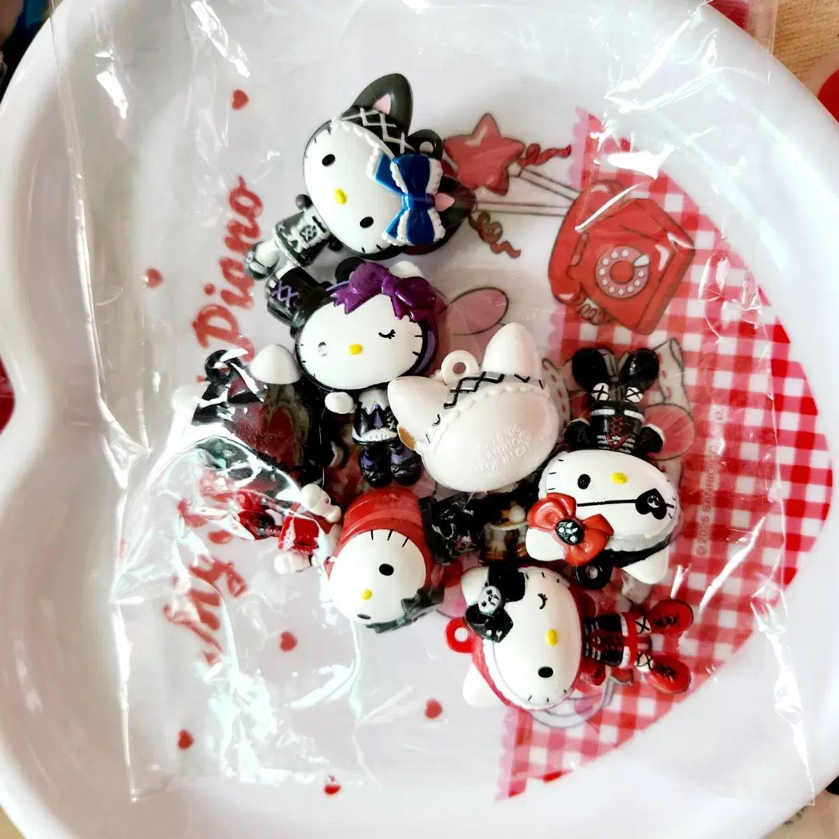 反抗 hello kitty ハローキティ ゴシック ロリータ 月光 スクラップ キーリング フィギュア
