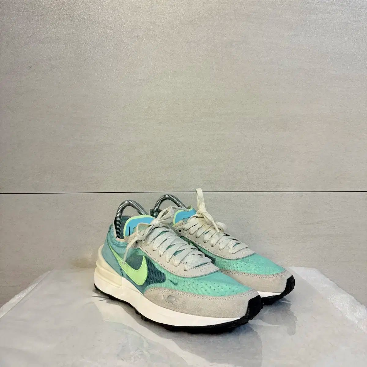 240 NIKE ナイキ スニーカー ワッフルワン