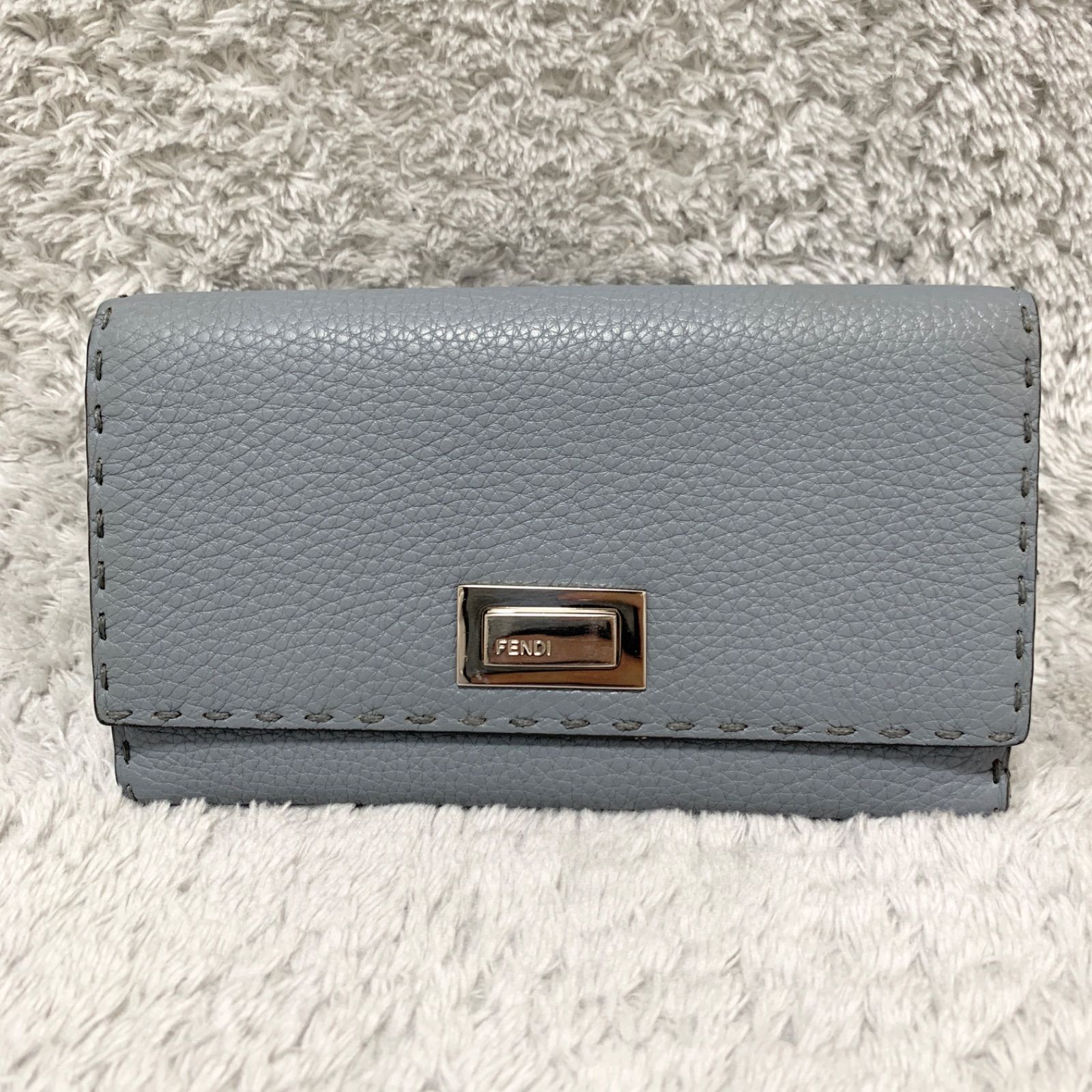 極美品】フェンディ 財布 箱付き 長財布 ピーカブ セレリア 本革 