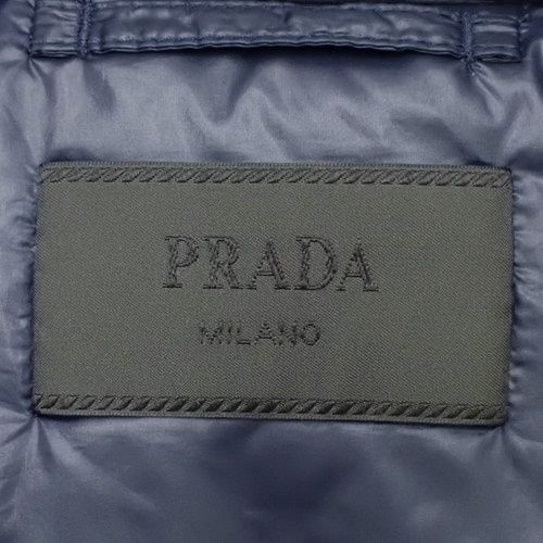 PRADA(プラダ) ダウンジャケット アウター 三角プレート
